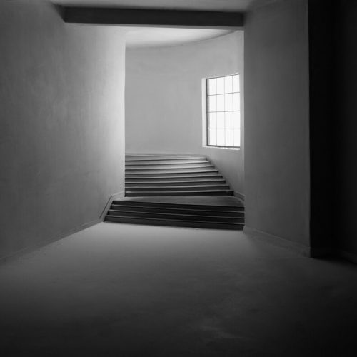 04-turning_hallway_2003